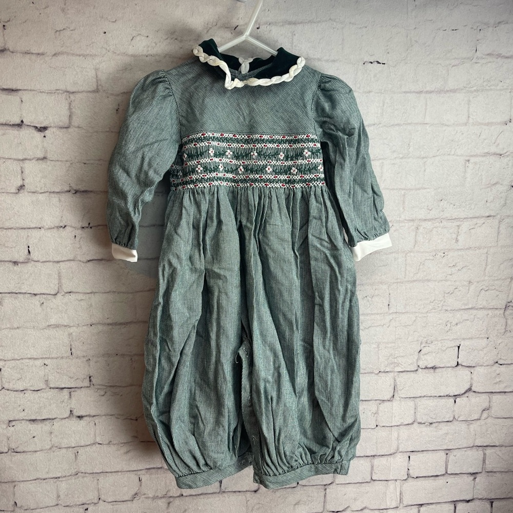 Carriage Boutiques size 12 Months green smocked girls romper